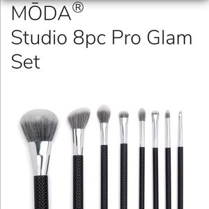 Mōda Studio 8pc Pro Glam Set by Royal & Langnickel